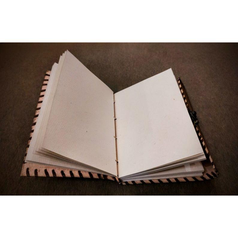 Винтажный журнал ручной работы зеленого цвета в кожаном переплете с замком — переработанные многоразовые страницы ручной работы без подкладки — кожаный подарок для него и для нее