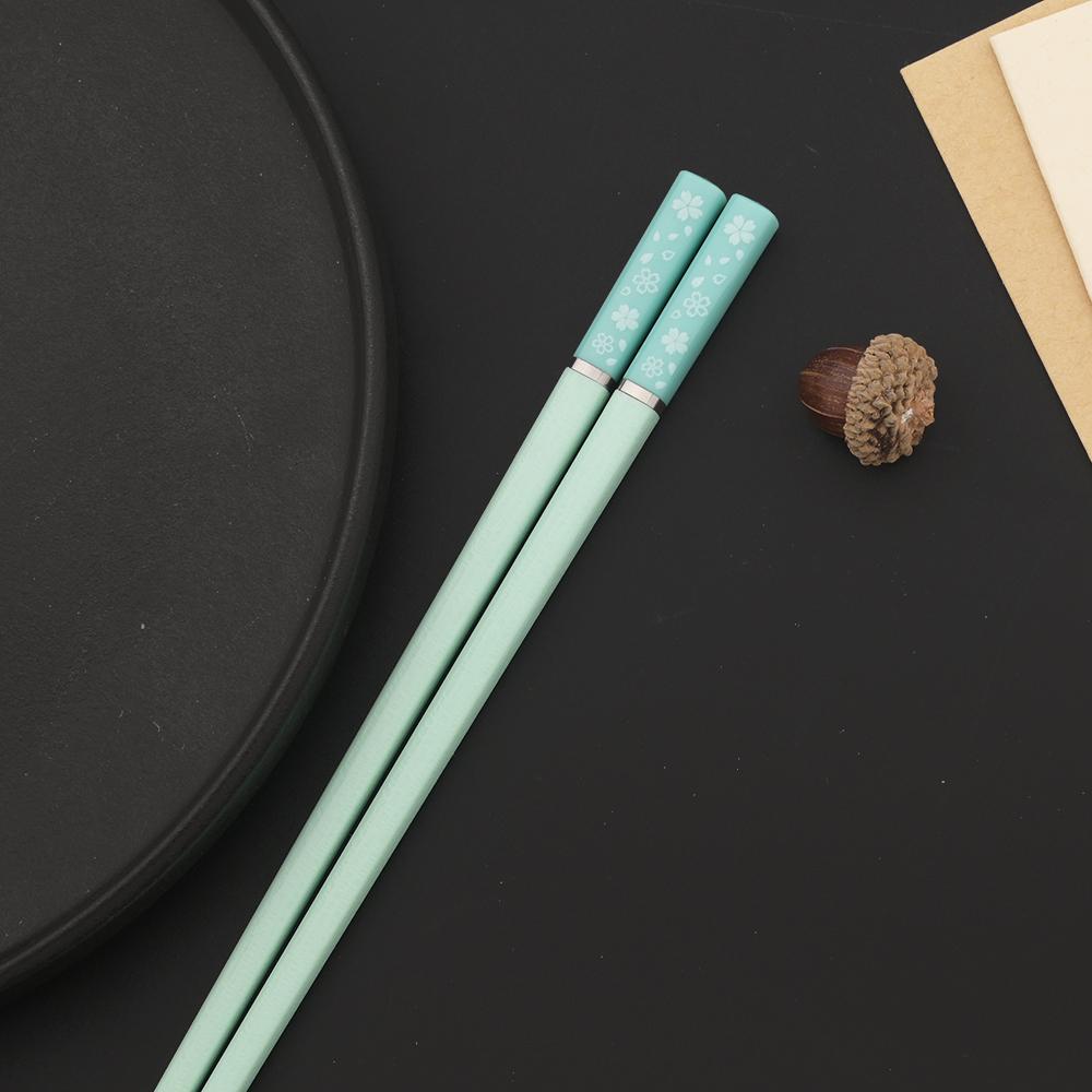 5 Pairs High Temperature Resistant Non-slip Japanese Sakura Chopsticks Household Reusable for Sushi Hashi Food Sticks Tableware