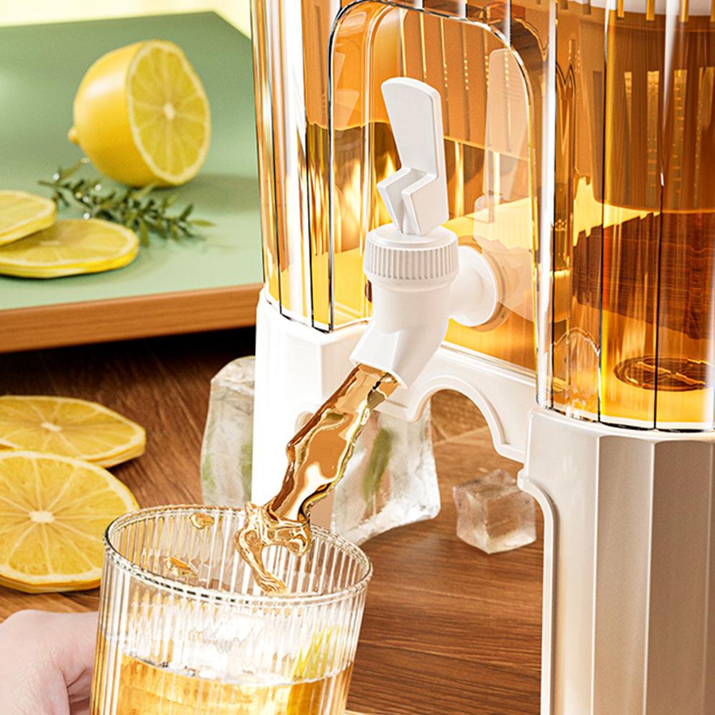 4.5L Cold Water Pitcher Large Capacity Portable Fridge Beverage Dispenser Detachable Base Cold Kettle for Parties and Daily Use