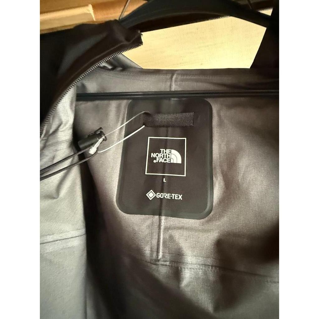 Б/у Горная парка THE NORTH FACE GORE-TEX Черная THE NORTH FACE, оптимальна для г.. Фудзи.