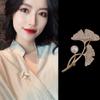 High-End Xiaoxiang Ginkgo Biloba Leaf Diamond Pearl Brooch Fashion Creative Anti-Light Clothes Accessories