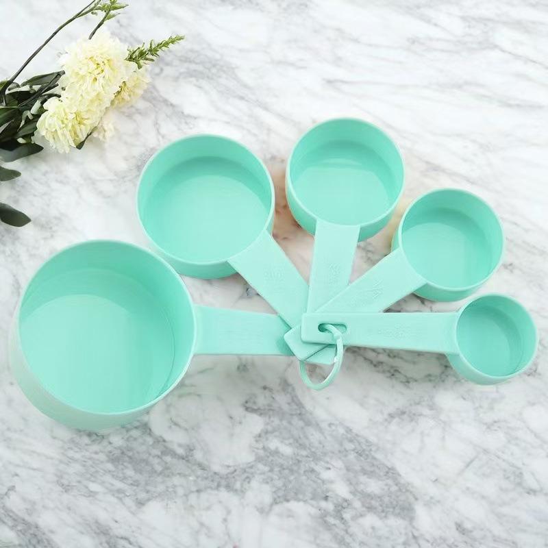 10-Piece Plastic Baking Tools: DIY Cake Measuring Spoon Set with Scale for Milk Powder