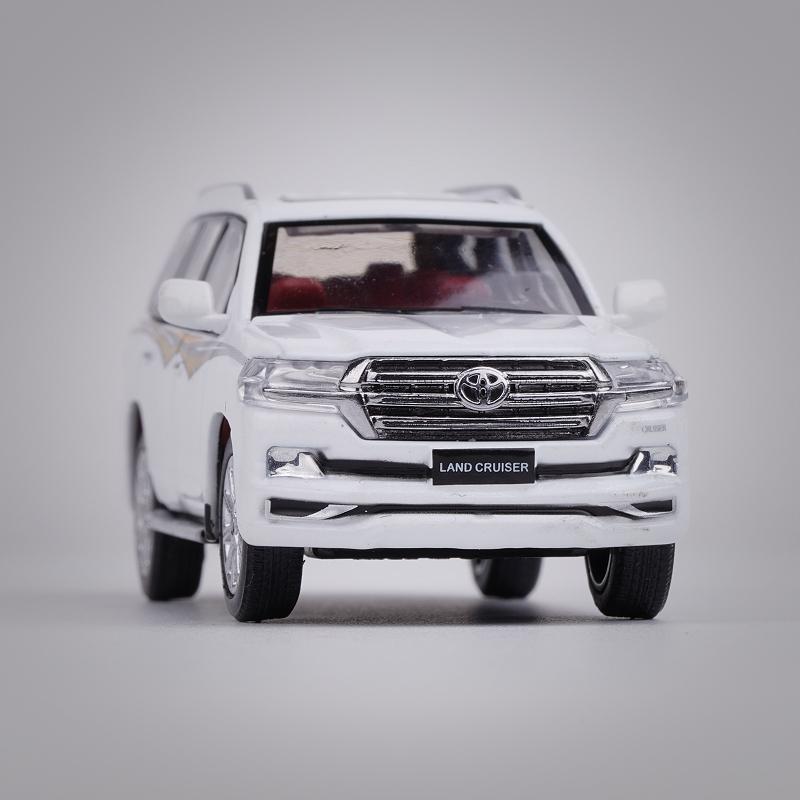 1/64 TOYOTA Land Cruiser LC200, миниатюрная модель JKM 1/64, игрушечный внедорожник премиум-класса, бесплатные колеса, литой под давлением сплав, коллекция, подарок