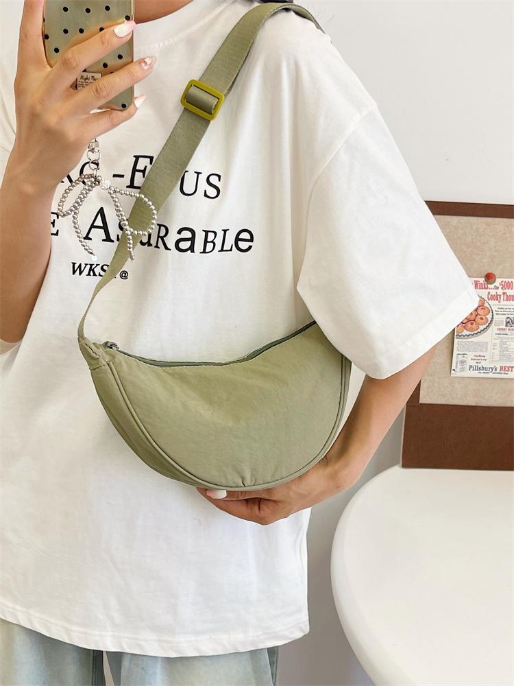 Трендовая женская нейлоновая сумка-пельмень 2025 - Легкая, маленькая, кроссбоди, холщовая сумка на плечо и подмышку