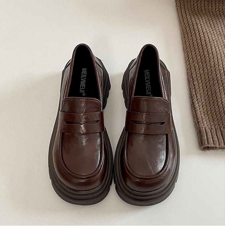 Модные черные туфли на французской платформе из кожи женские, новые осенне-зимние туфли 2025 года с одной педалью, британские мокасины