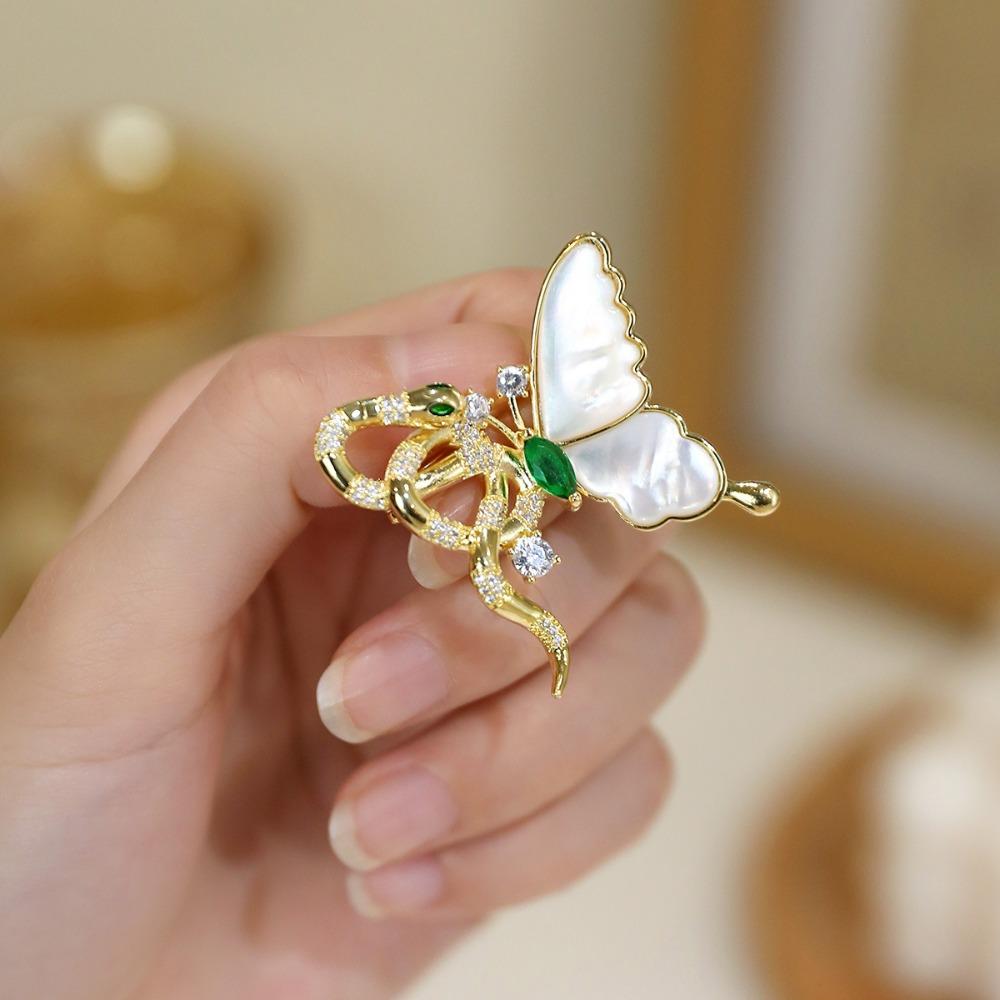 Minimalist Rhinestone Collar Pins Animal Snake Lapel Pin Temperament Zodiac Snake Brooch Party