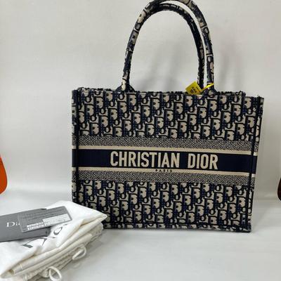 [Б/У] Сумка-тоут Book Tote, средняя, синий холст, вышитый монограмма, ручная сумка - Очень хорошее состояние #GKDY8K