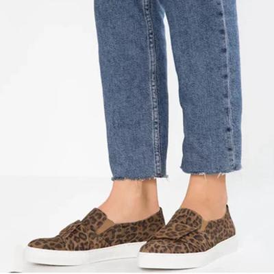 Модные туфли большого размера на плоской подошве для женщин, вулканизированная обувь на толстой подошве 2024 года, сексуальная повседневная обувь с леопардовым принтом, женские кроссовки для отдыха на открытом воздухе