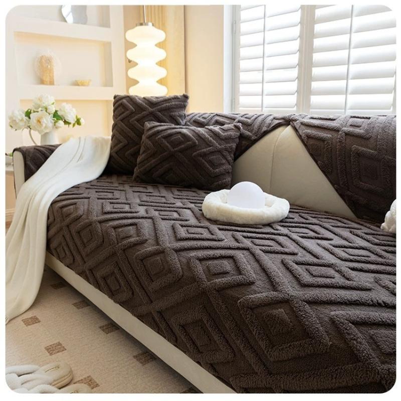Cream Style Plush Settees Mat Thick and Warm Anti Slip Cushion for Autumn and Winter Soft and Skin Friendly Warm Sofa Blanket Machine Washable