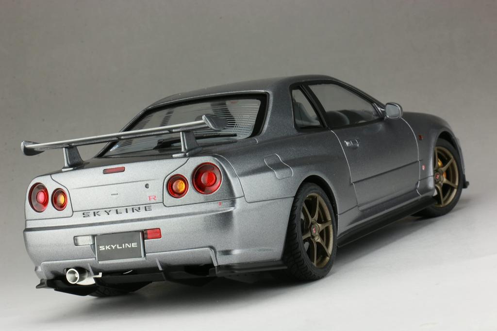 Fujimi Model 1/24 Серия Inch-Up Disc №. 285 Skyline GT-R V-spec II Nür (с передним аэродинамическим бампером NISMO) BNR34 Тип ID-285