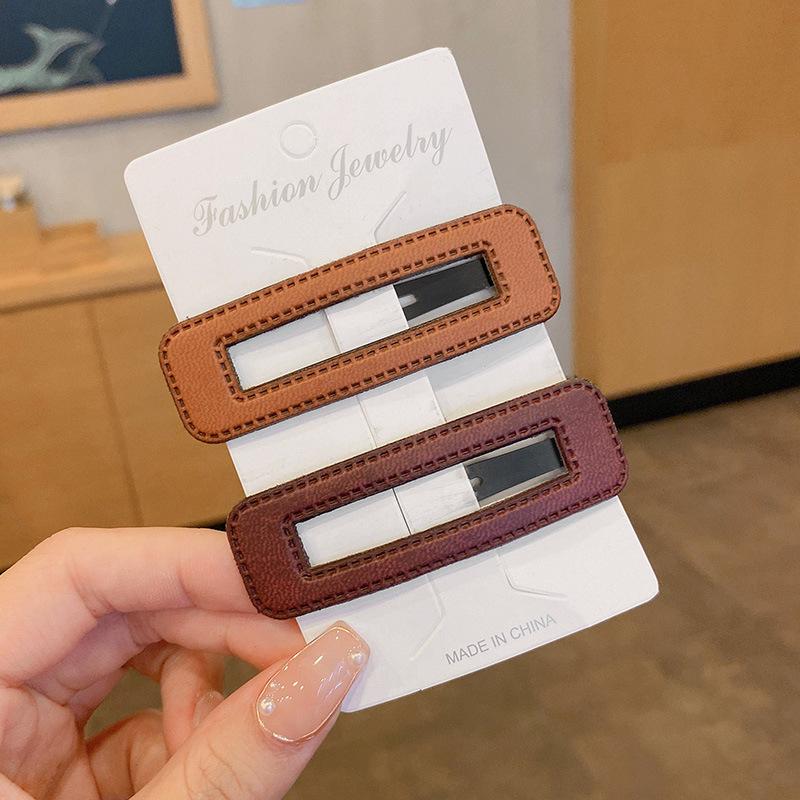 Retro Leather Square Hairpin: Versatile Side Clip for Women