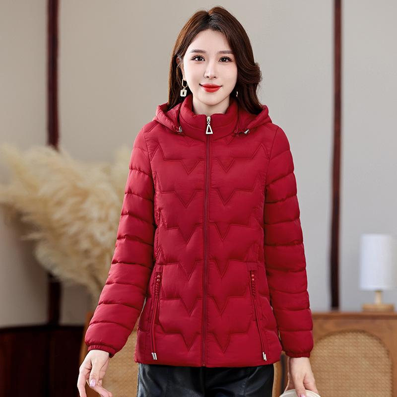 Зимняя пуховая хлопковая куртка женская короткая 2025 новая легкая хлопковая куртка приталенная стеганая куртка модная куртка с капюшоном