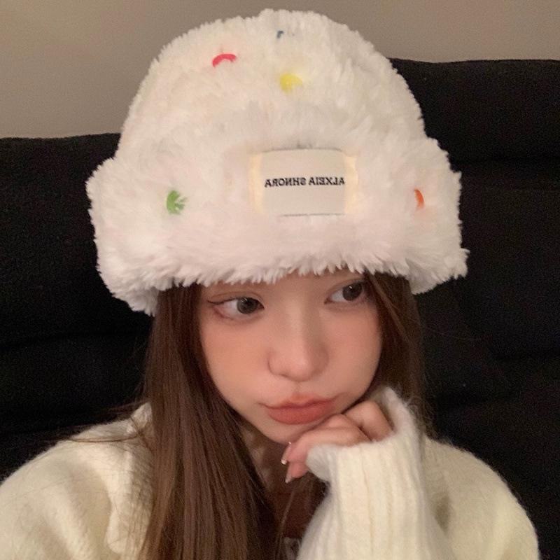 Женская шапка из плотной шерсти для большой головы — теплая, свободная вязка с ушами для осени и зимы