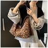 Сумка с леопардовым принтом, женская модная сумка-мессенджер большой вместимости, осенне-зимняя сумка-мессенджер 2024 года, новая повседневная сумка в стиле ретро для поездок на работу
