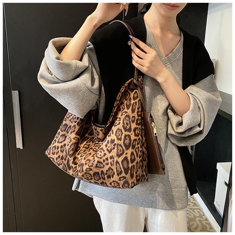 Сумка с леопардовым принтом, женская модная сумка-мессенджер большой вместимости, осенне-зимняя сумка-мессенджер 2024 года, новая повседневная сумка в стиле ретро для поездок на работу