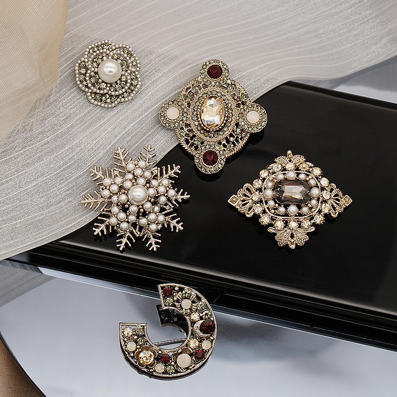 British Vintage Baroque Court Brooch Medieval Men'S And Women'S Suit Micro Diamond Pearl Flower Brooch Coat Accessories