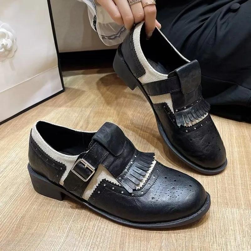 Женские кроссовки, новые модные туфли-оксфорды на платформе для женщин, британский стиль, винтажные вырезы, повседневные кроссовки на плоской подошве для женщин