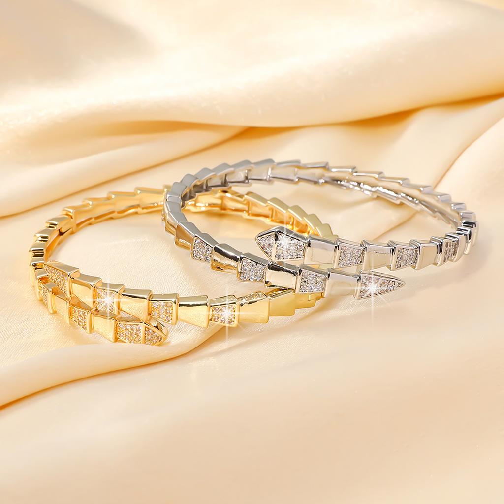 High End Zircon Serpentine Opening Bracelet for Women's Light Luxury Fashion Style Bracelet