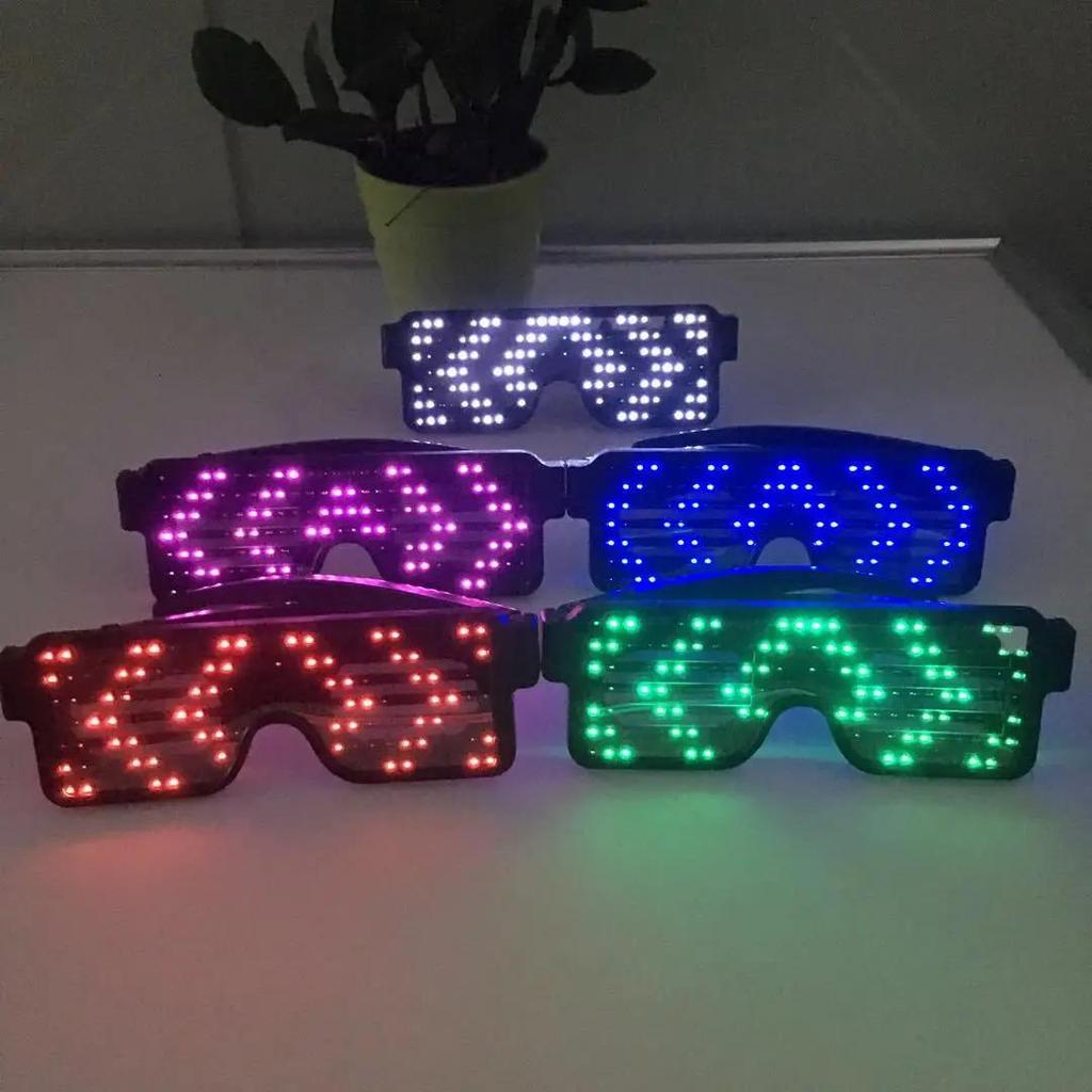 Светящиеся LED Очки Любовь День Рождения Солнцезащитные Очки Банджи Мигающие Очки для Подбадривания Концентрирующие Реквизит
