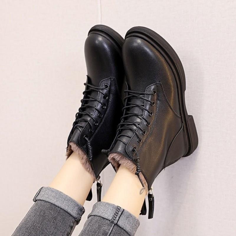 Женские ботинки мартинсы 2025 новые зимние утепленные теплые ботинки из мягкой кожи на бархатной подкладке нескользящие на плоской подошве