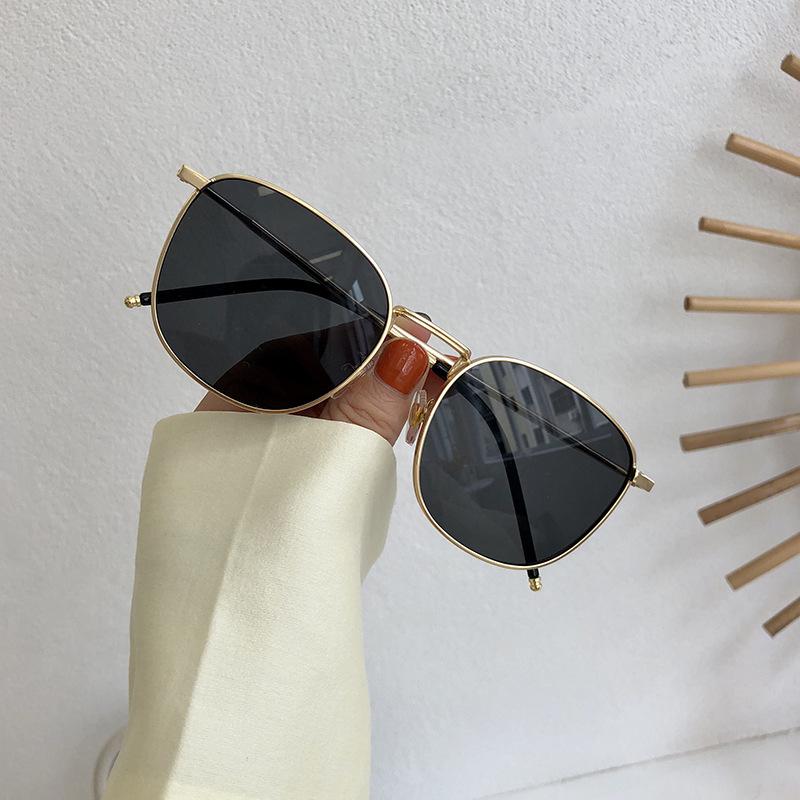 New Arrival Style Sunglasseses Men And Women Square-shaped Shape Alloy Glass Frame UV 400 Shielding Sunglasseses for Women Korean Style Glasses