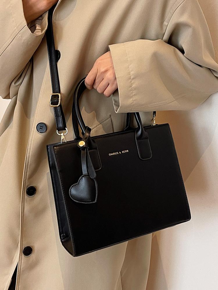 Red Handheld Tote Small Bag For Women 2024 New Trendy One Shoulder Crossbody Large Capacity Simple Versatile Commuter Bag