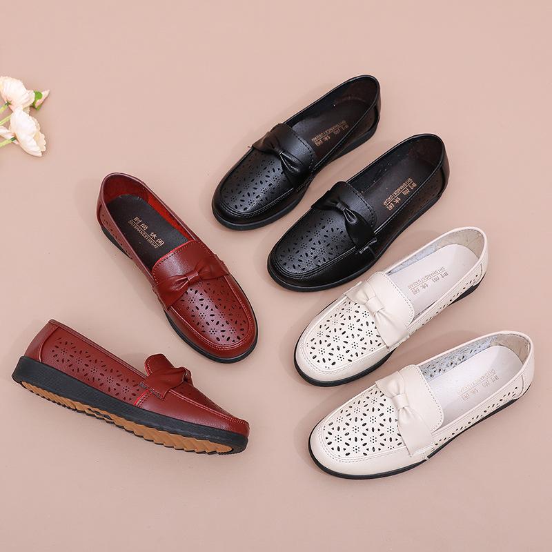 Весенне-летние туфли на плоской подошве для женщин среднего возраста. Удобные дышащие туфли с выемками для мам. Мягкая подошва с нескользящей подошвой.