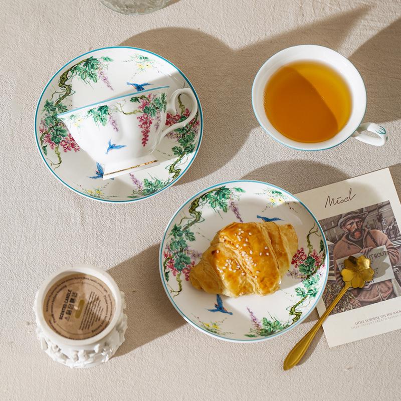 Европейская керамическая чашка для кофе с блюдцем в виде цветочной лозы, изысканная кружка с цветами и птицами, чашка для послеобеденного чая, домашняя кружка для завтрака, кружка для молока