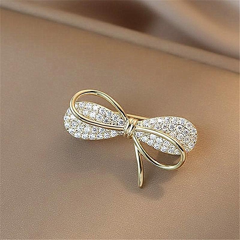Trendy Buckle Bowknot Brooches Women Prevent Wardrobe Malfunction Brooch Buckle Three-dimensional Crystal Creative Corsage Accessories