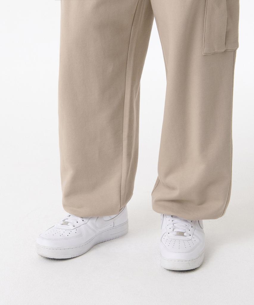 MUSINSA STANDARD One-Pleat Wide Cargo Sweatpants [Grayish Beige]