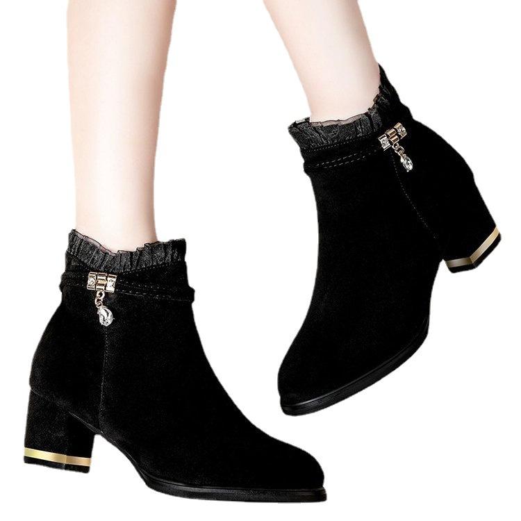 Женские сапоги в сетку. Осенние и зимние модные универсальные короткие сапоги на среднем каблуке.