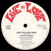 12-дюймовая пластинка CHUCK TURNER One The Hard Way Run Around Girl LLD55 Live And Love 1987 UK Регги Ска Даб Б/у