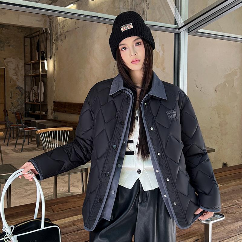 Новая короткая пуховая хлопковая куртка женская контрастных цветов с лацканами и ромбовидной стежкой, легкая и свободная хлопковая куртка