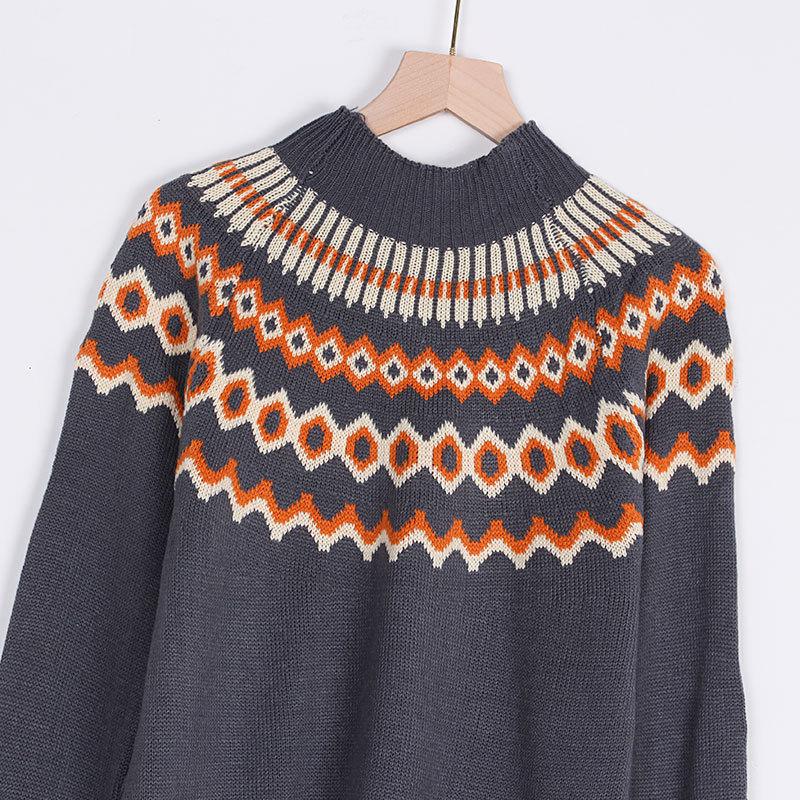 Женский свитер свободного покроя с высоким воротом в стиле пэчворк на осень и зиму