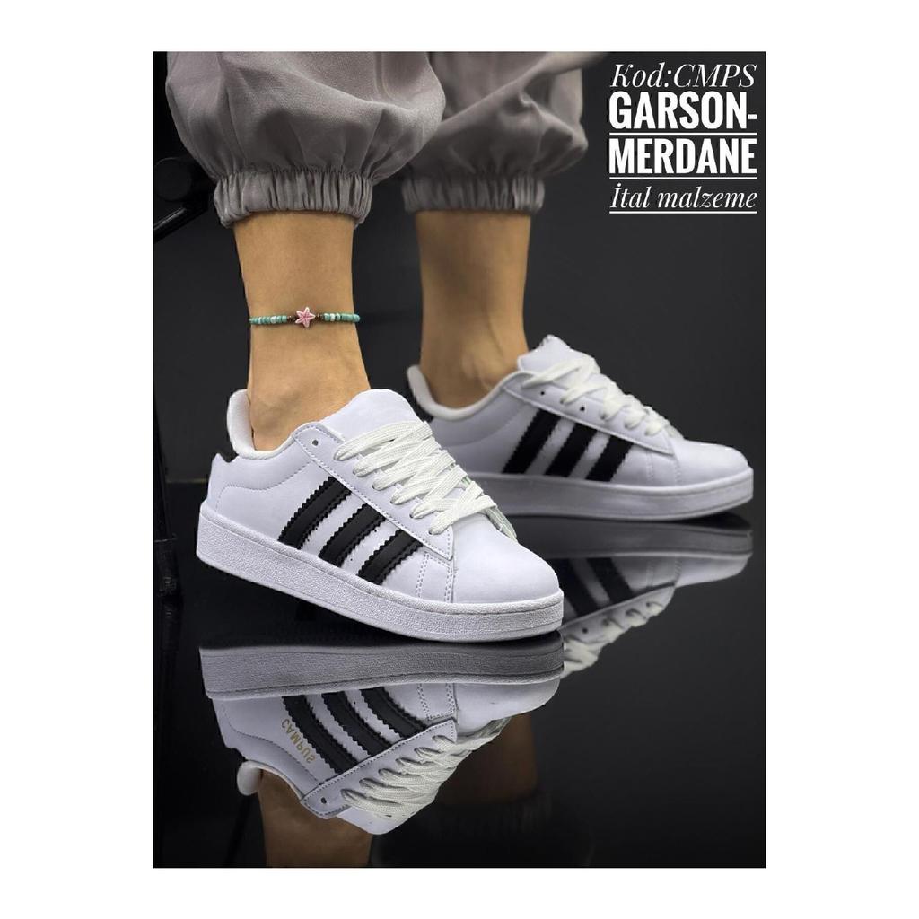 Простая и стильная черная спортивная обувь — белые полоски, повседневная и спортивная обувь