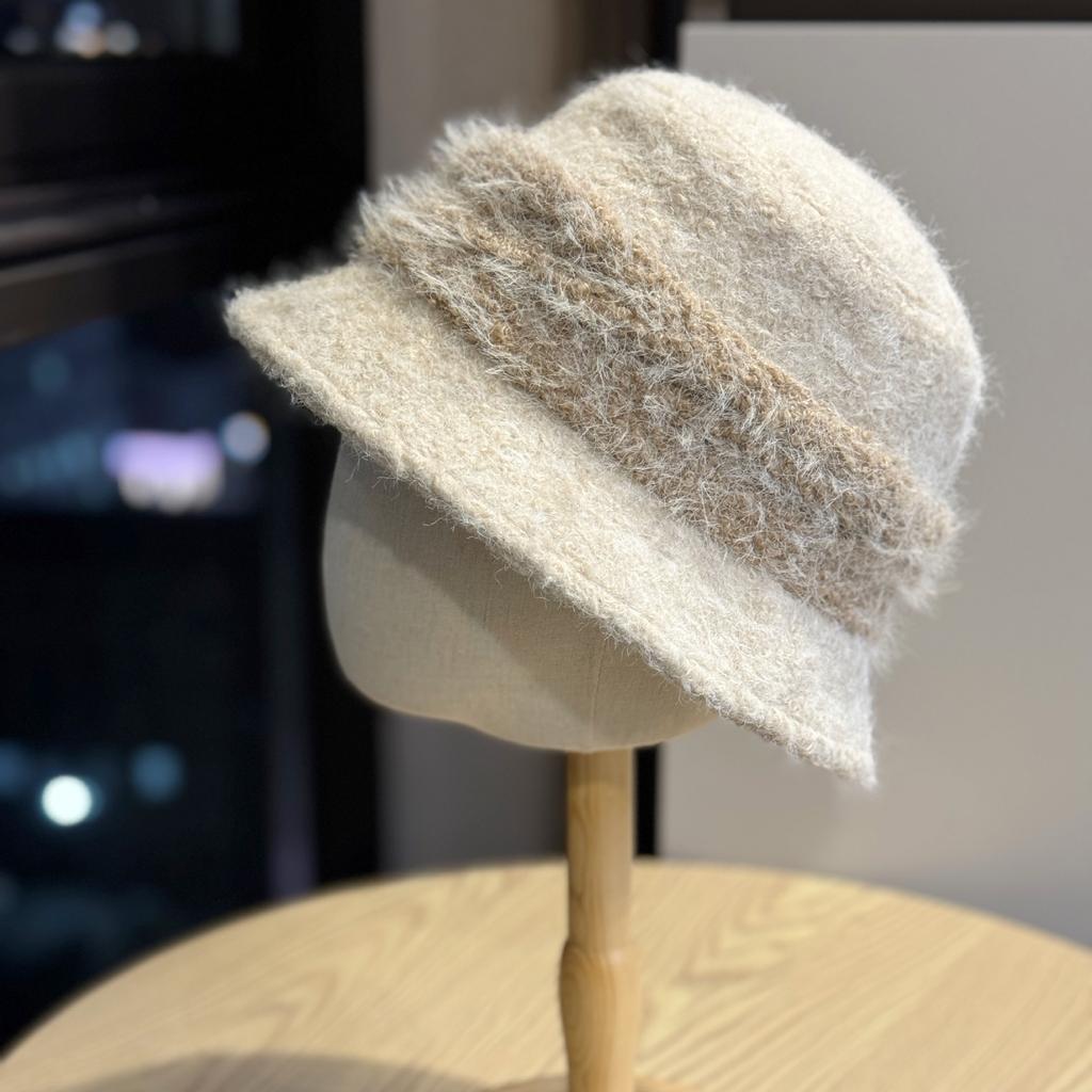 Long Haired Plush Patchwork Fisherman's Hat Women's Foldable Outdoor Windproof and Cold Proof Basin Hat Multi Functional Small Face