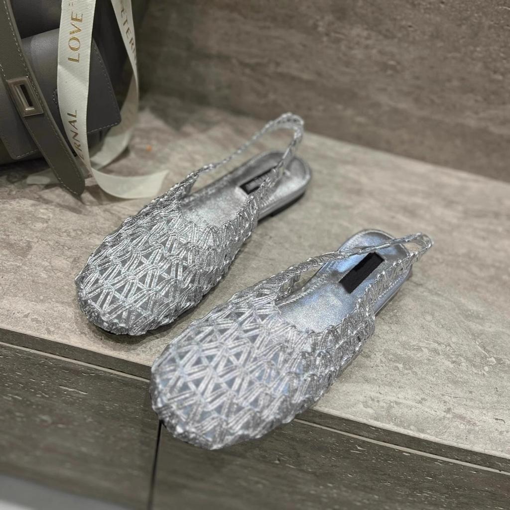 2025 Korean Version of the New Niche Design Woven Leather Breathable Strap Sandals Hollow Fashion Bag Head Shoes Women