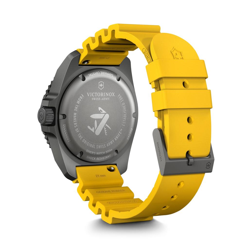 Victorinox Часы DIVE PRO с титановым черным желтым резиновым ремешком, кварцевые, бренд Yellow, артикул 241992, мужские, корпус, циферблат, ремешок, механизм, водонепроницаемые, аналоговые, название,