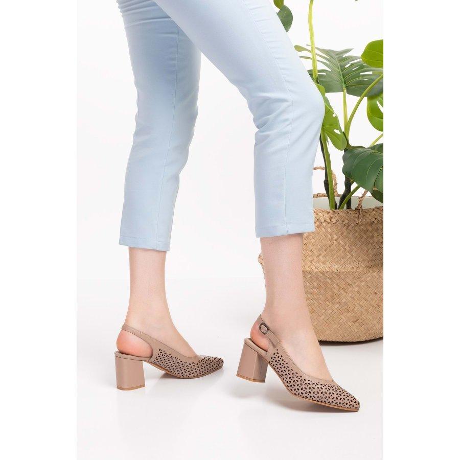 Женские стильные босоножки из натуральной кожи на среднем каблуке