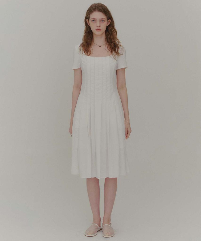 Plack Woman Pintuck Short Sleeve Dress