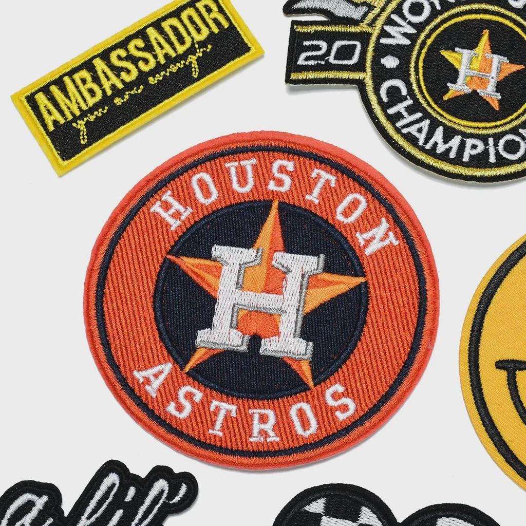 Лента-нашивка с вышитыми буквами для одежды