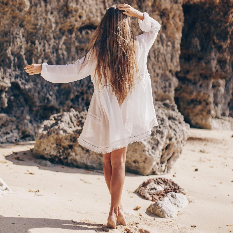 Summer New Beach Bikini Cover-up Sexy V-neck Lace Stitching Micro-sheer Chiffon Skirt Lantern Long-sleeved Loose Women's Swimwear Cover-up Q1056