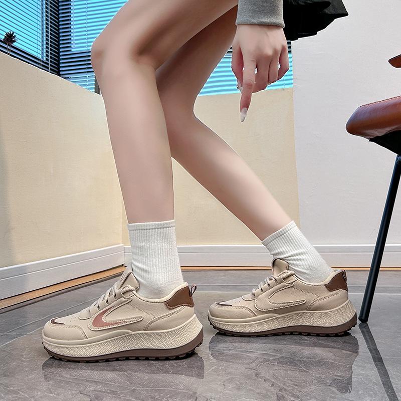 White Shoes for Students Women Trendy Autumn New Platform Height Increasing Breathable Casual Shoes Street Shot