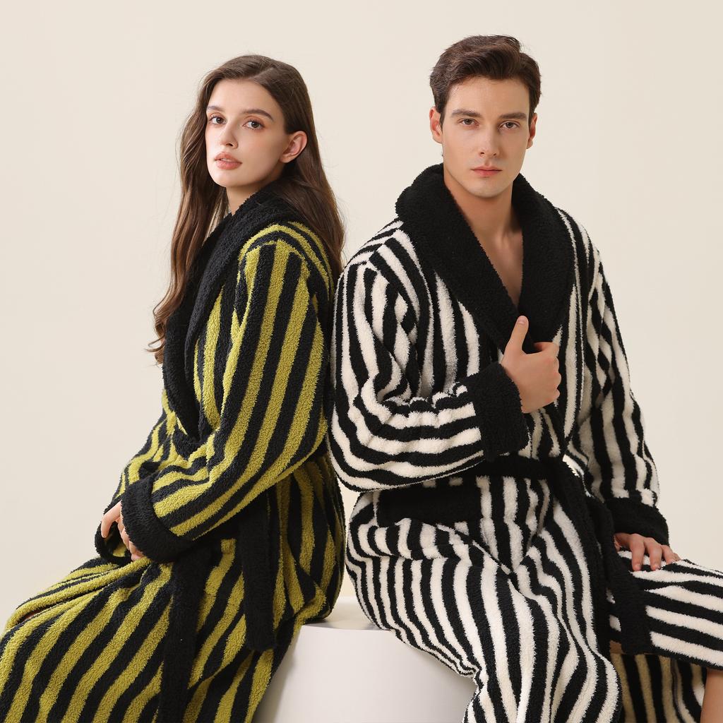 Men's Shawl Collar Robes Full Length Fleece Plush Bathrobes Soft Spa House Coat with Pockets Fluffy Spa Robes Unisex Winter Cozy Warm Spa Long Robe