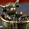 Винтажная счастливая фэншуй фигурка высокогорной коровы, миниатюрная статуэтка быка из цельной латуни для декора дома, офиса, рабочего стола, коллекция животных, подарок