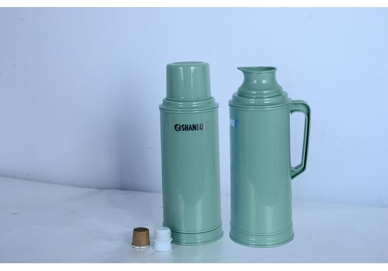 2L Vintage Thermos Flask with Leather Insulation for Dorm/Home - Small, Plastic Shell for Boiling Water