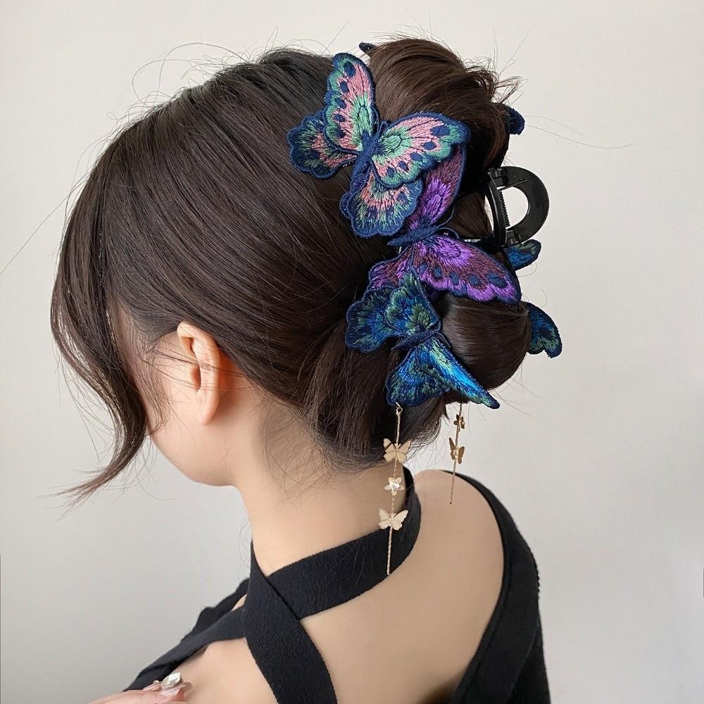 Vintage Kniting Butterfly Hair Claw Flower Tassel Chinese Style Hair Grab Clip Hanfu Hairwear Plastic Large Shark Clip Daily Use