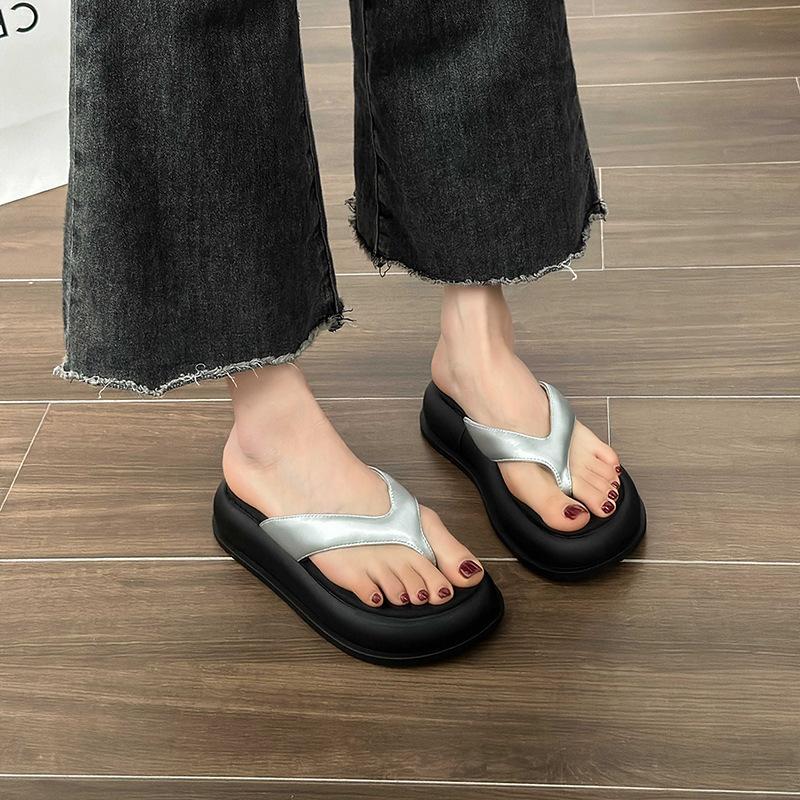 2024 New Summer Platform Outer Wear Women's Flip-flops Trendy Fashion Versatile Clip Toes Beach Shoes Women's Sandals