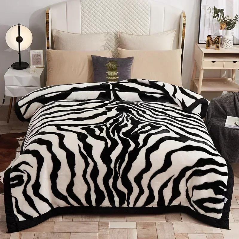 European Style Warm Raschel Blanket for Winter High End Soft Thicken Warmth Weighted Blanket Double Side Flocked Comforter Duvet