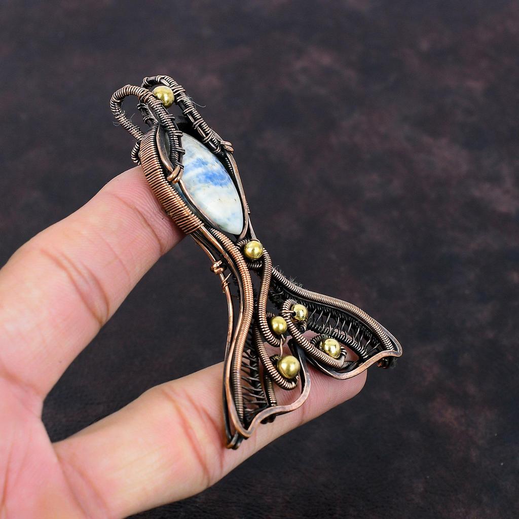 Подвеска из голубого шеелита, обернутая медной проволокой, ручной работы, с настоящим драгоценным камнем, медная бижутерия, подвеска в виде рыбки, подарок для него, украшения из проволоки